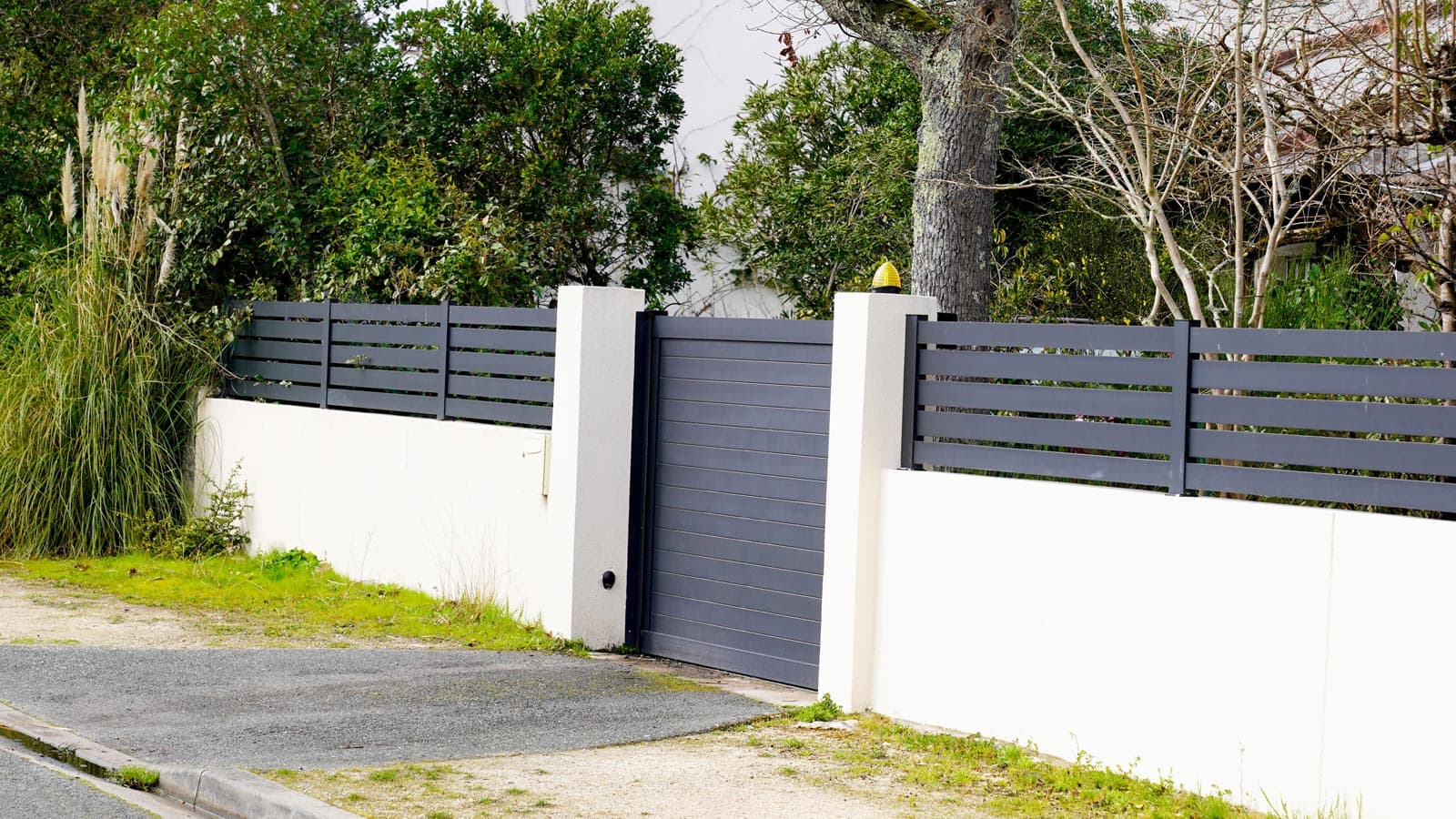 ¡Pide asesoramiento para tus cerramientos metálicos en A Coruña!