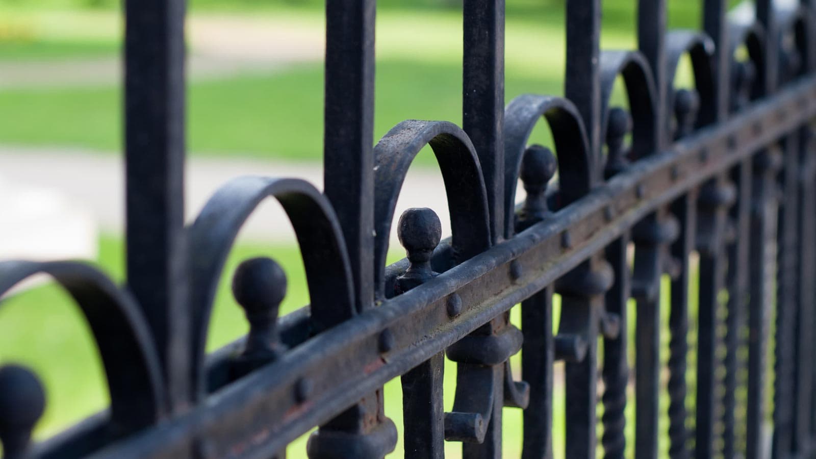 ¡Somos tu empresa de instalación de cierres metálicos en A Coruña!